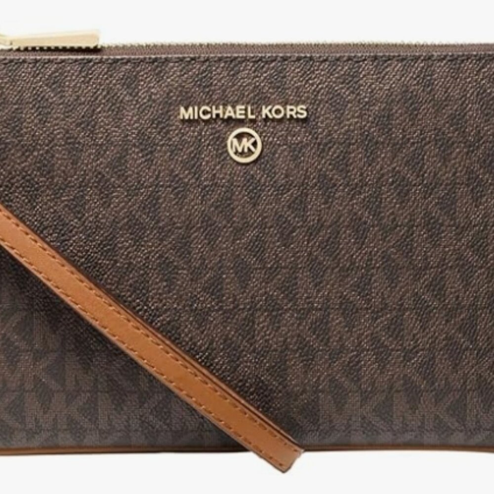 Michael Kors Jet Set Charm Medium Top-Zip Wristlet